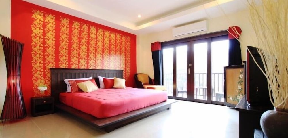 Deluxe Room - Photo 5