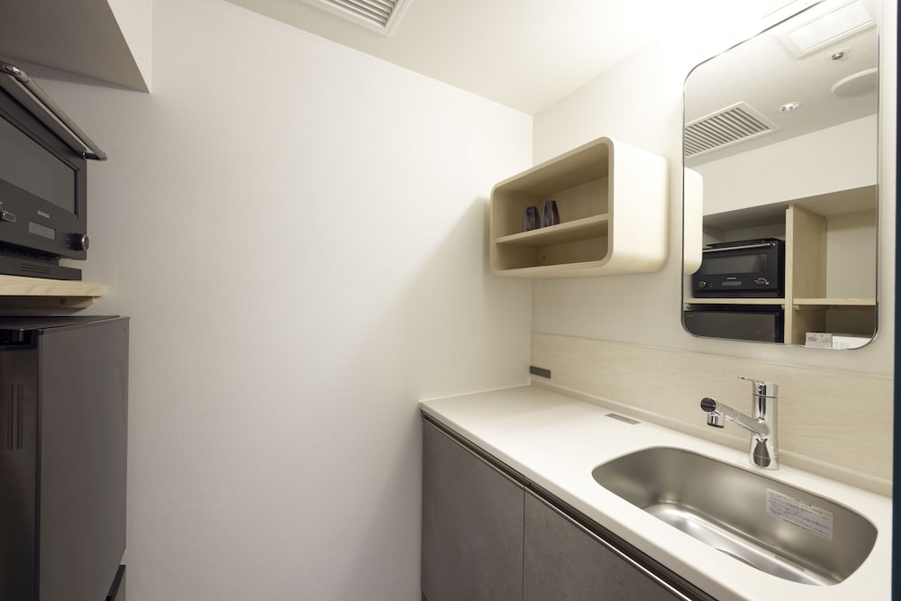 2 Bedroom Duplex Suite Kitchenette - Photo 4
