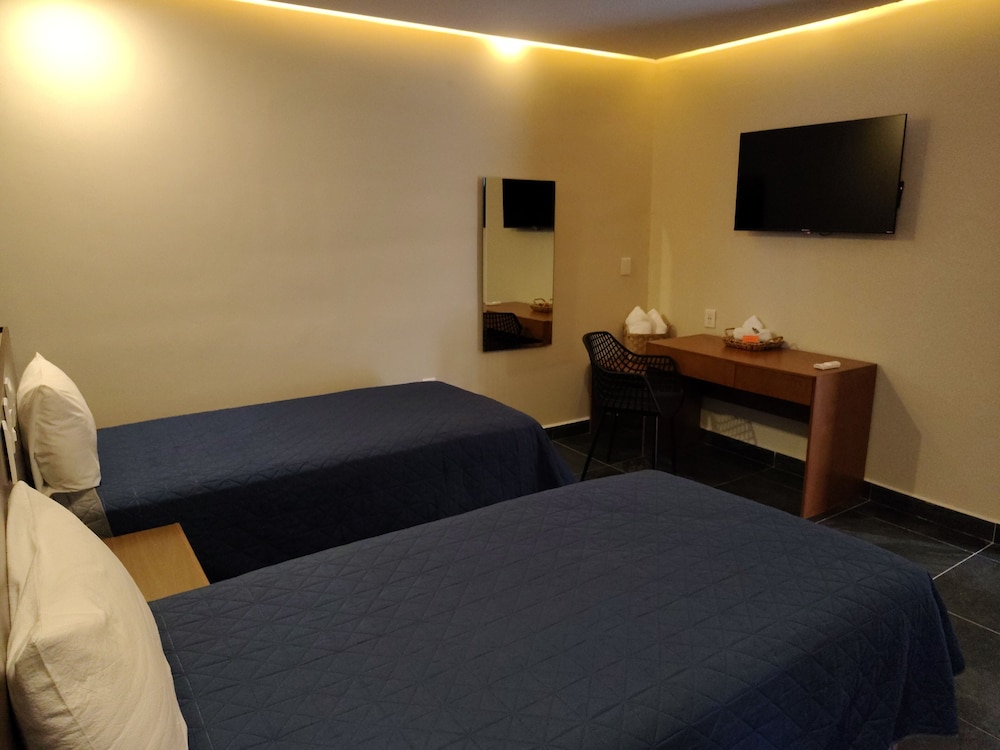 Deluxe Double or Twin Room - Photo 4
