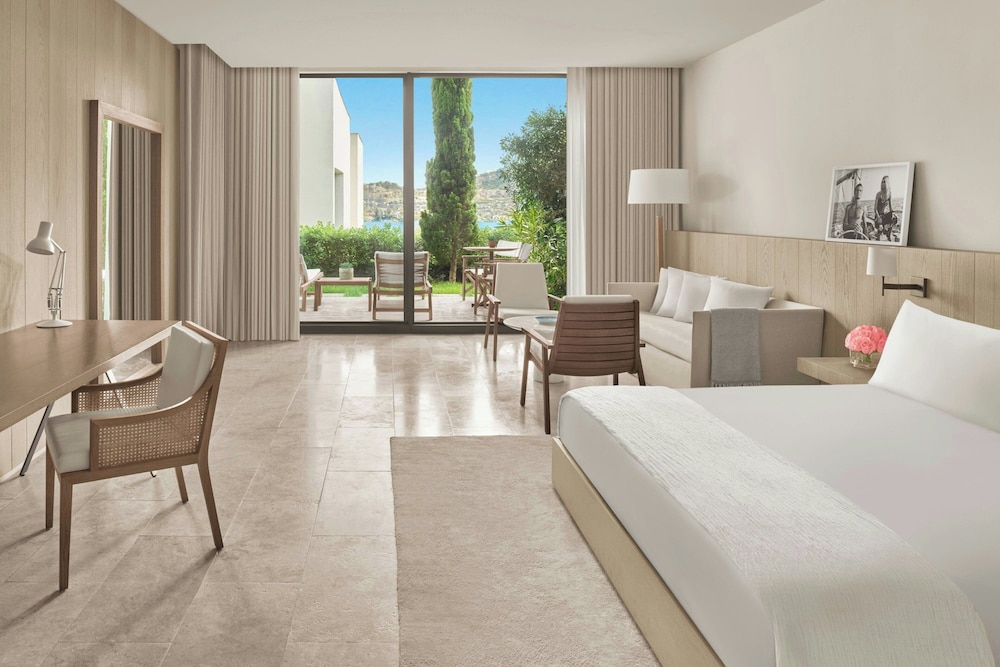 Loft, 1 King Bed with Sofa bed, Partial Sea View