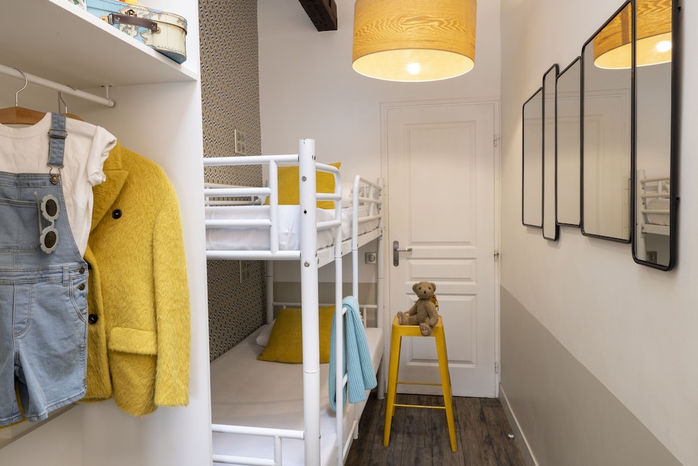 Quadruple Room with Balcony and View photo 2