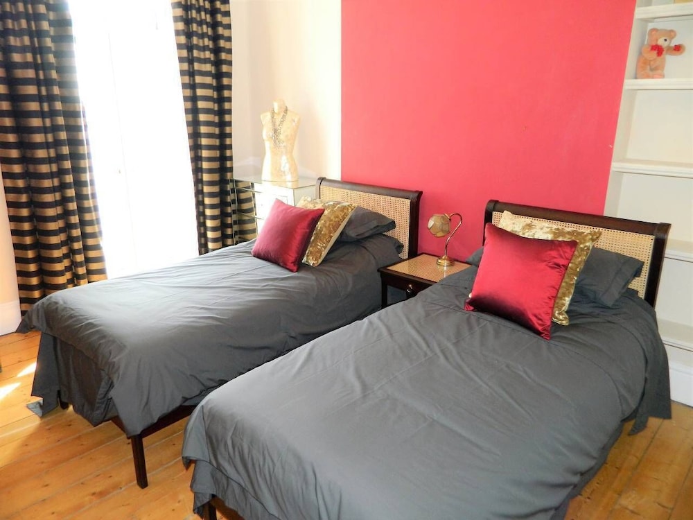 House (3 Bedrooms)