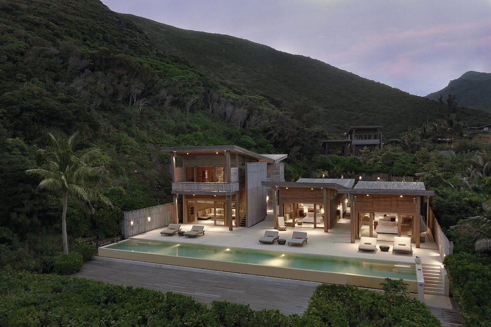 Beachfront 4-Bedroom Pool Villa - Photo 13