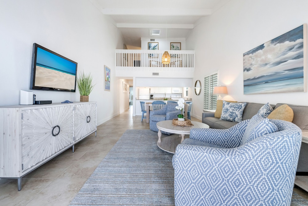 Three Bedroom Beach Villa Deluxe