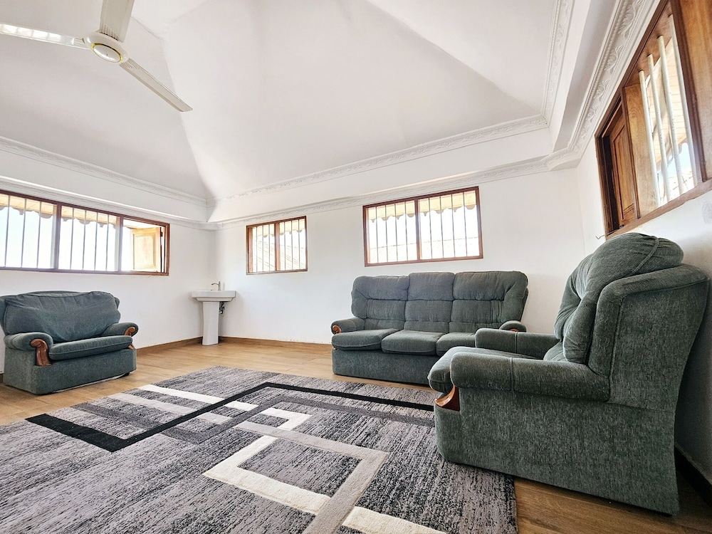 Family Room, Balcony
