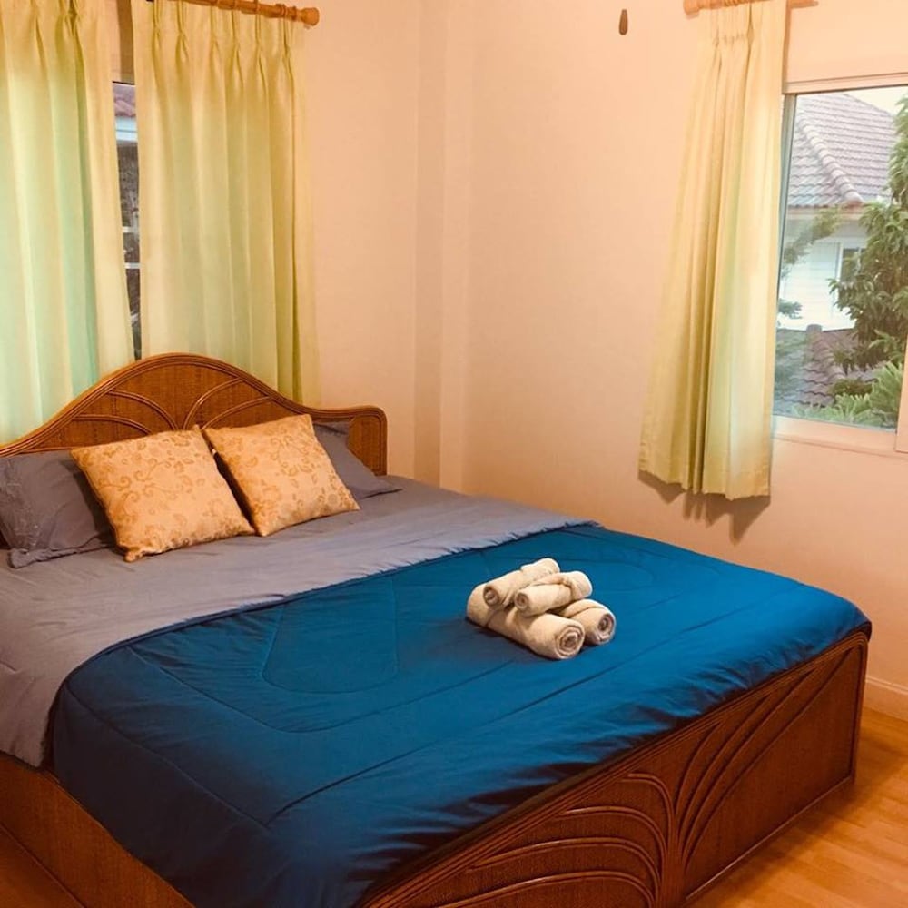 Deluxe Double Room With Queen Bed photo 2