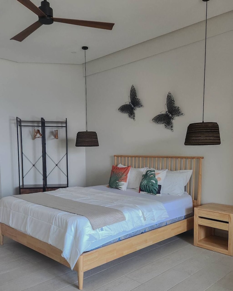 Deluxe Apartment, 3 Bedrooms, Balcony, Sea View photo 3