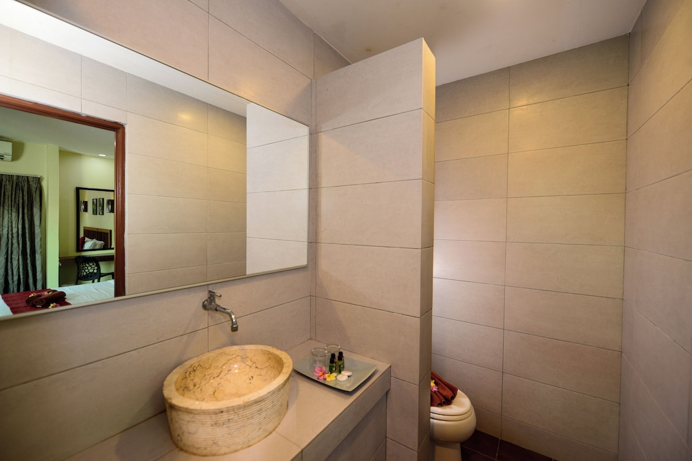 Garden Private Villa - closed bathroom - Photo 3