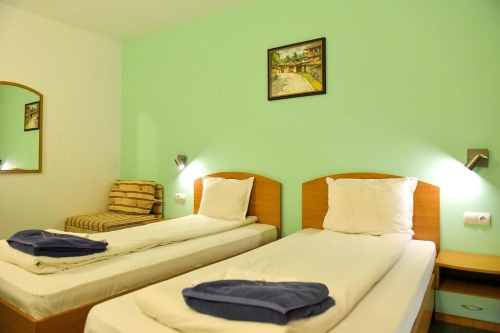 Standard Twin Room photo 1
