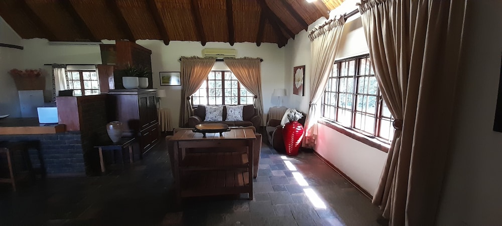 Family House - Photo 14