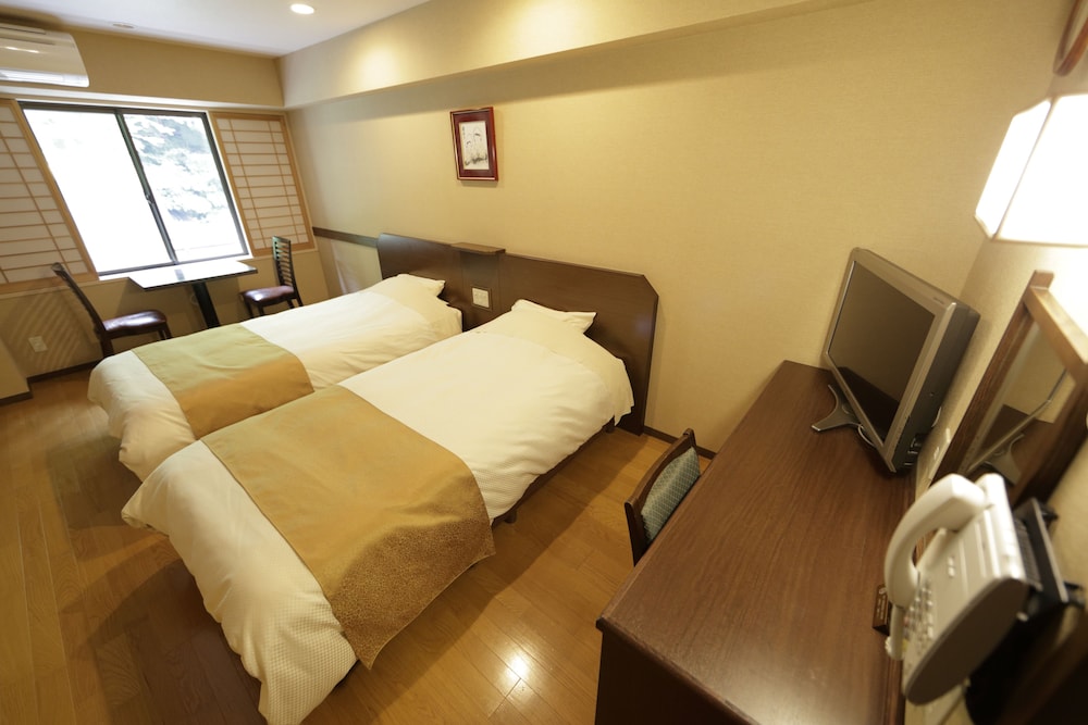 Standard Twin Room (No Bath-Room) thumbnail 5
