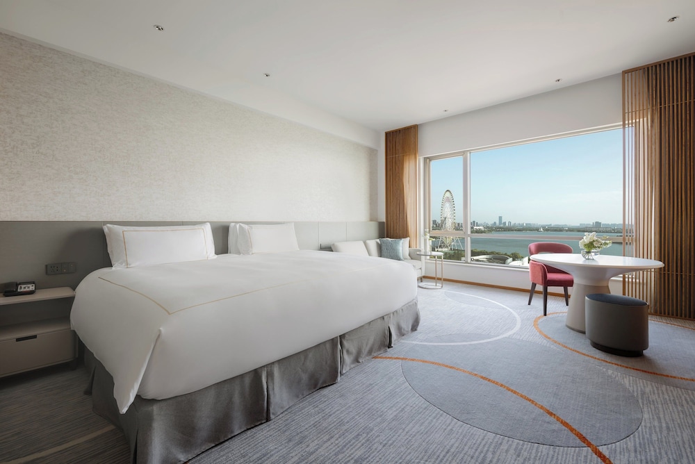 Premium Room, 1 King Bed