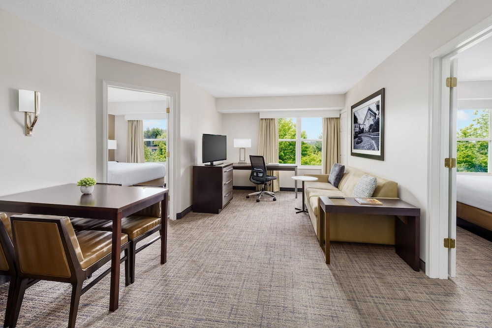 Suite, 2 Bedrooms - Photo 1