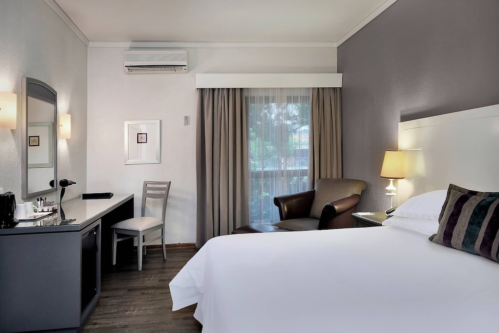 Room, 1 Queen Bed - Photo 8