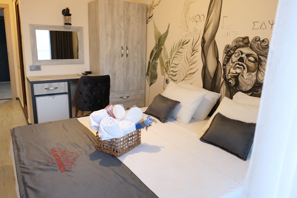 Deluxe Room - Photo 8