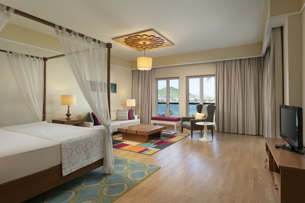 Suite (Lavender) photo 1