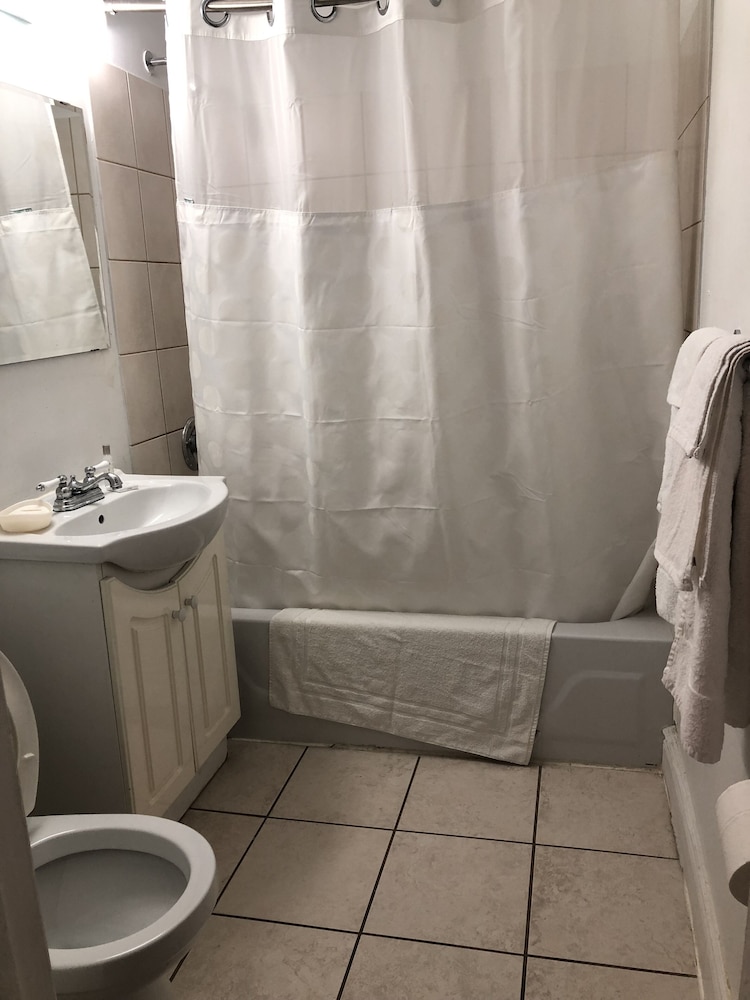 Single Room, 1 King Bed photo 3