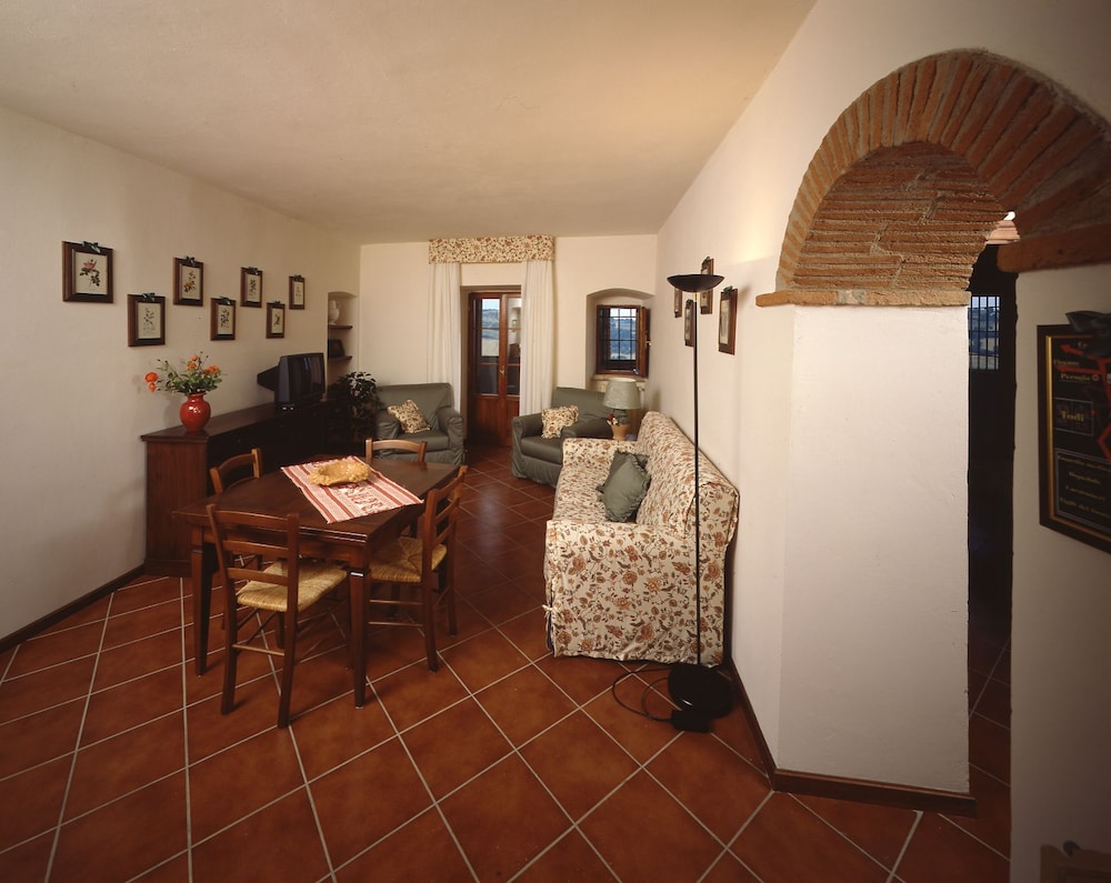 Classic Apartment, 1 Bedroom, Accessible photo 3
