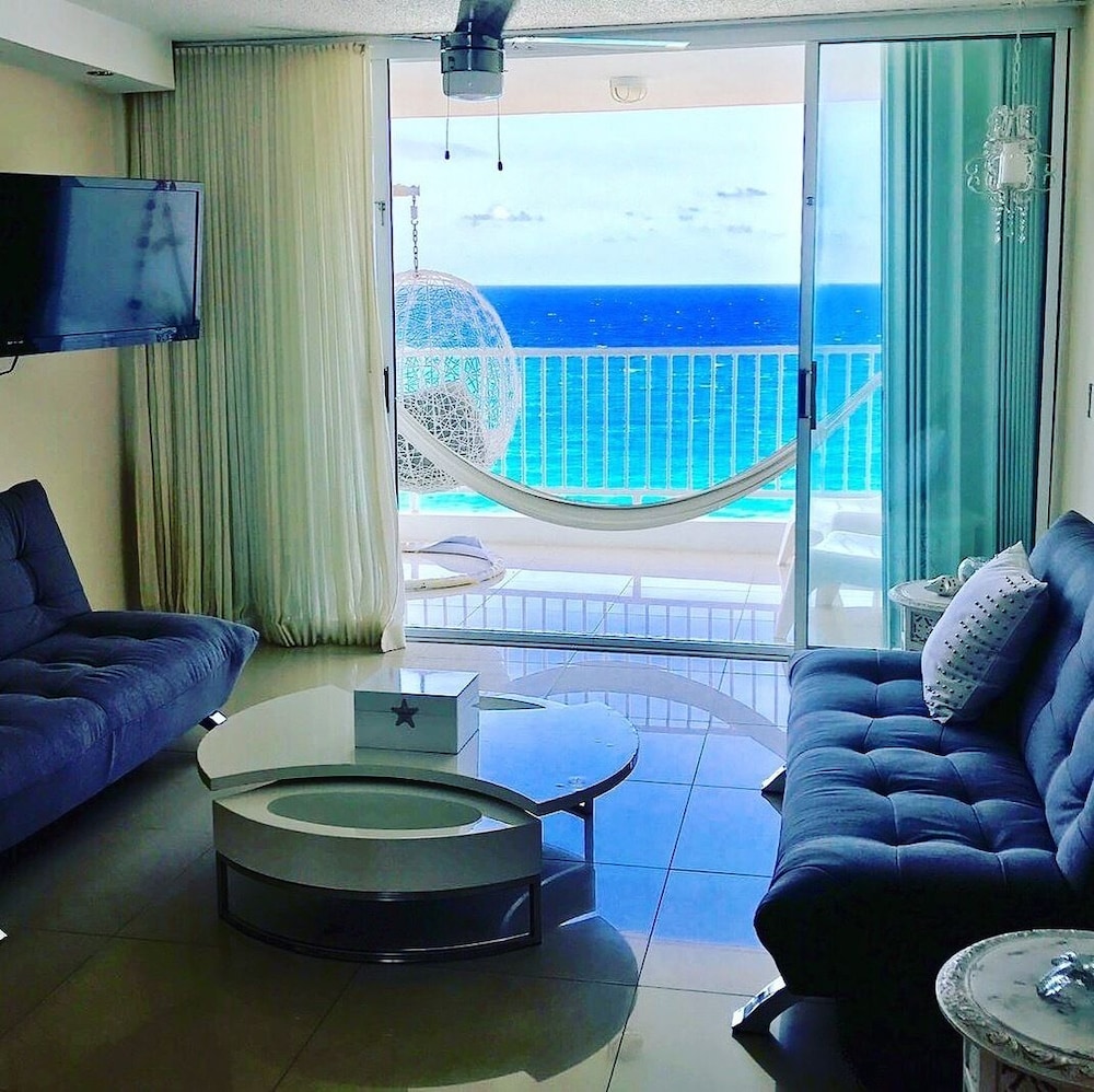Luxury Apartment, 1 King Bed, Ocean View, Oceanfront