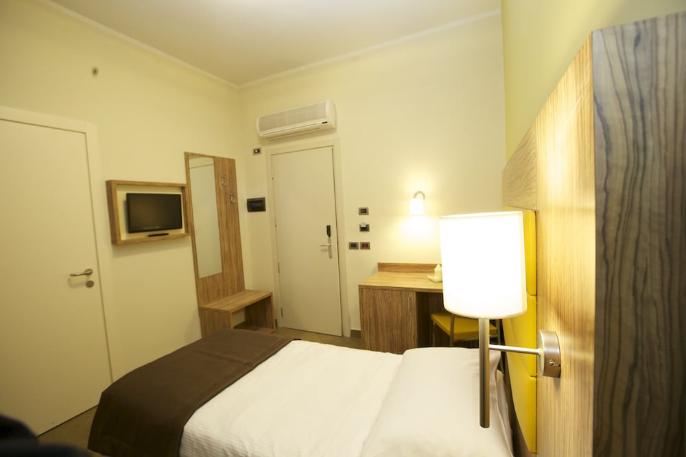 Single Room photo 2