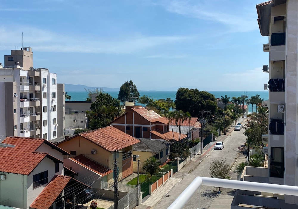 Deluxe Suite, Urban view - Photo 4