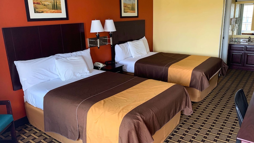 Two Double Beds, Non-Smoking photo 1