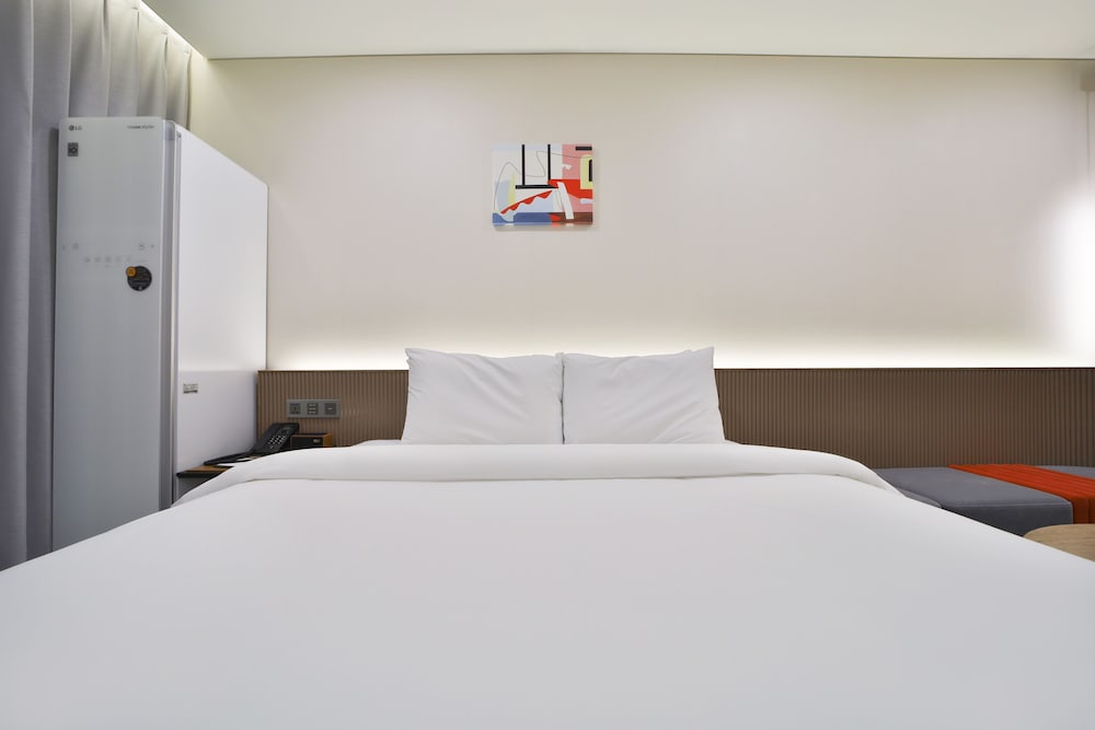 Executive Room - Photo 11