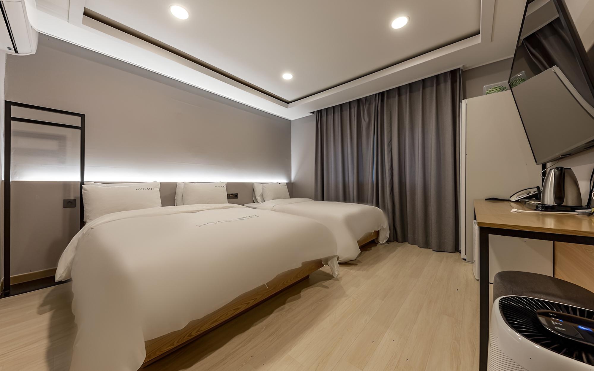 Room (Deluxe Twin (Duck Down Bedding) (4KUH) - Photo 1