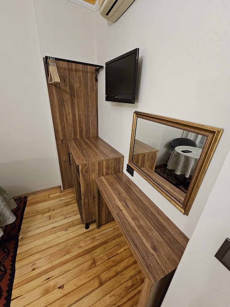 Economy Double Room (No Window) photo 3