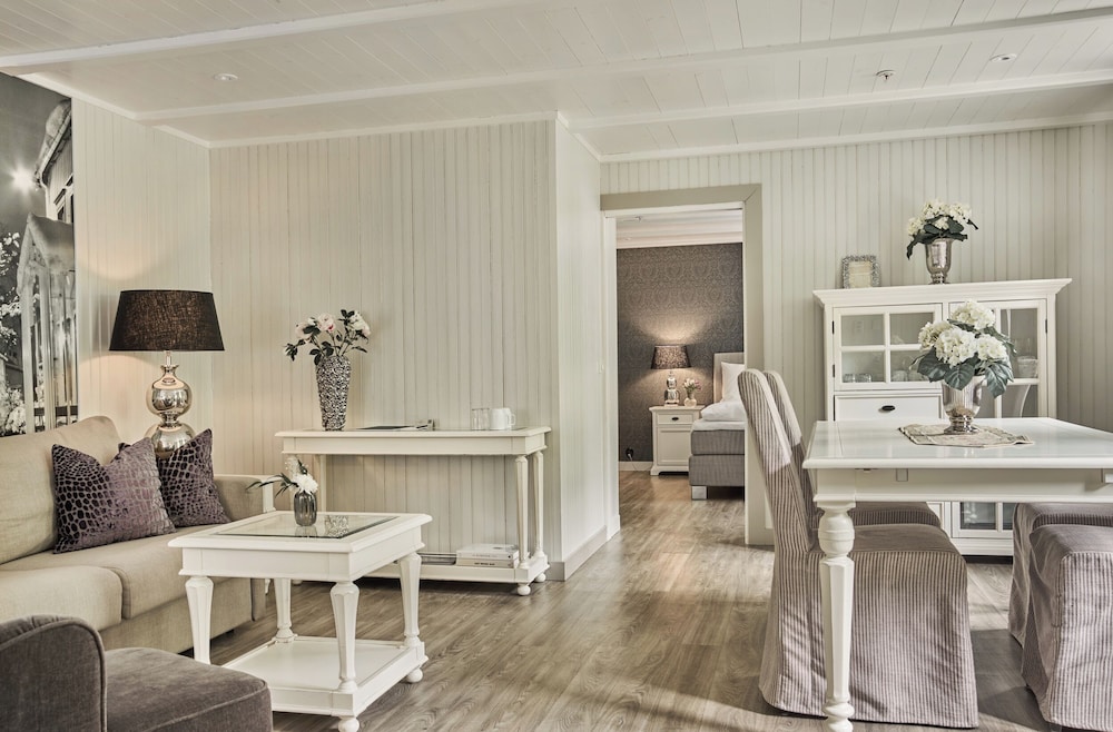 Suite (Historic) photo 1