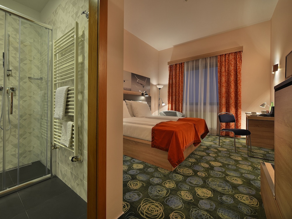 Room, Non Smoking (Two Twin Beds) - Photo 2
