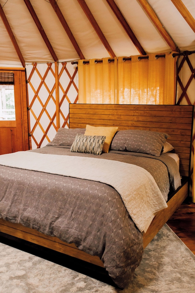 Deluxe Tent, Private Bathroom, Mountain View