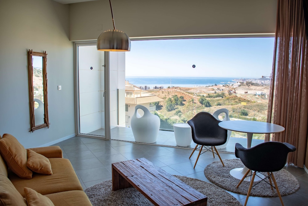Suite, 1 Bedroom - Photo 10