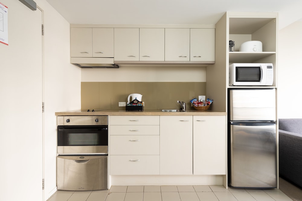 City View Studio Apartment - Photo 3