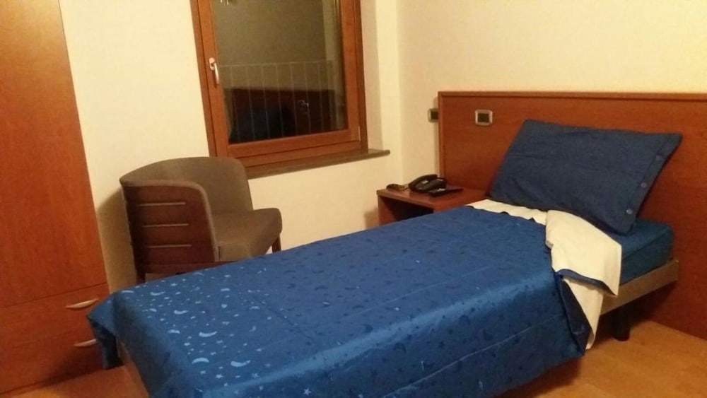 Business Twin Room photo 2