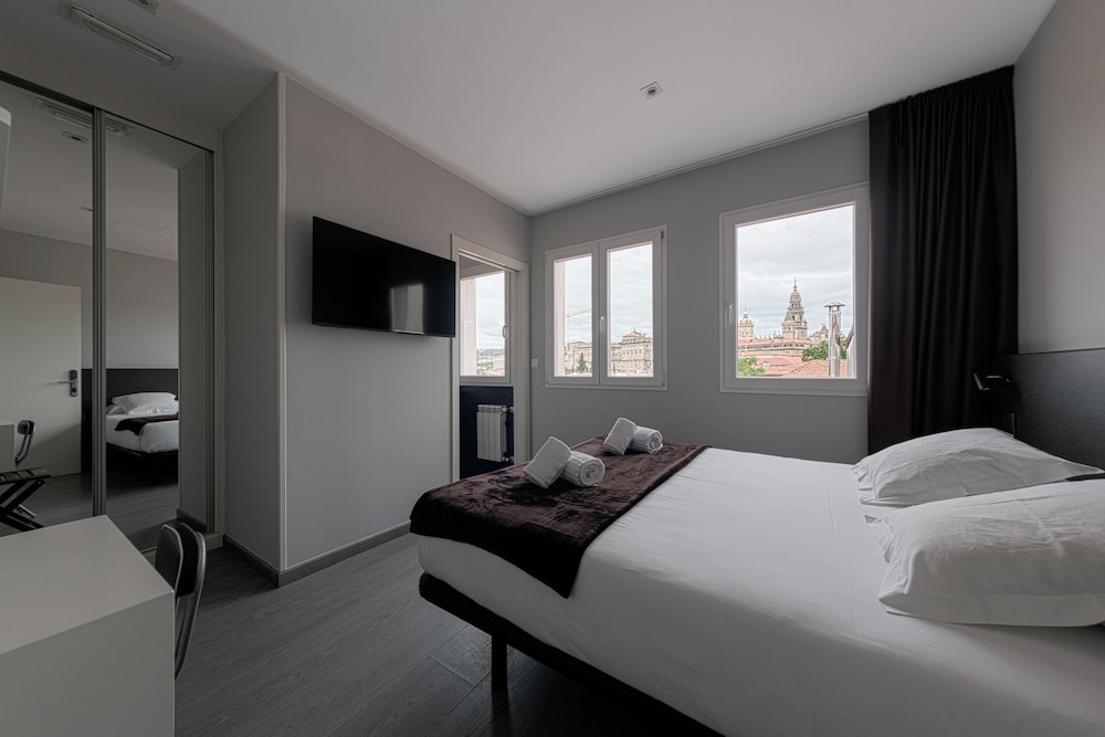 Superior Double Room, City View