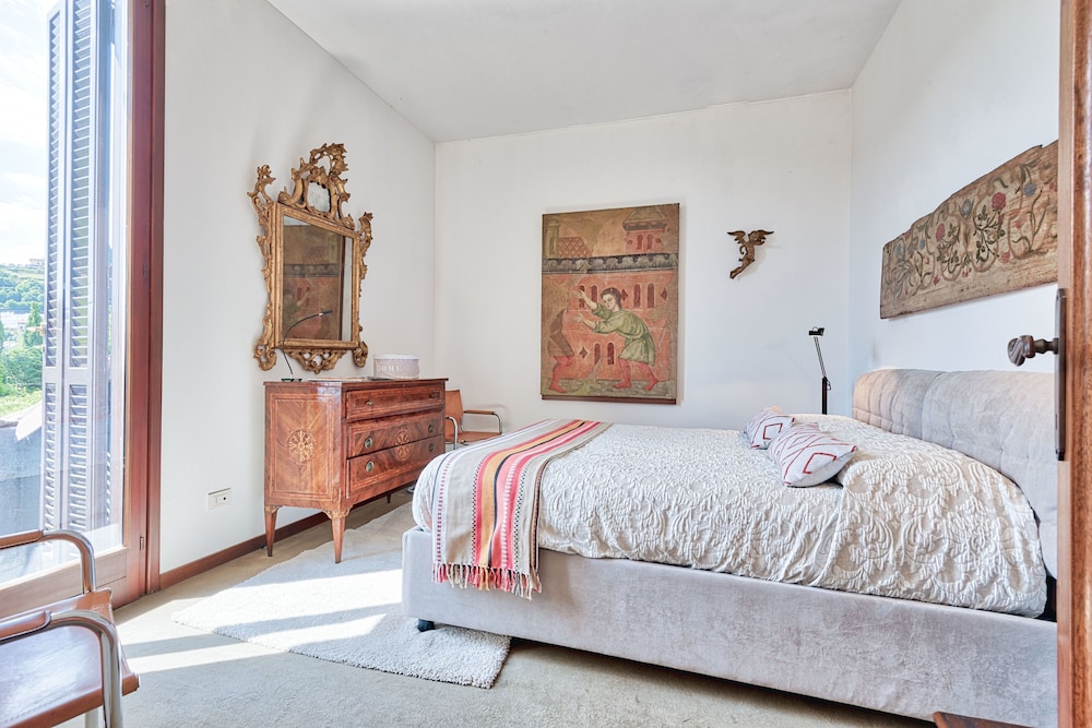 Suite, Connecting Rooms (4)