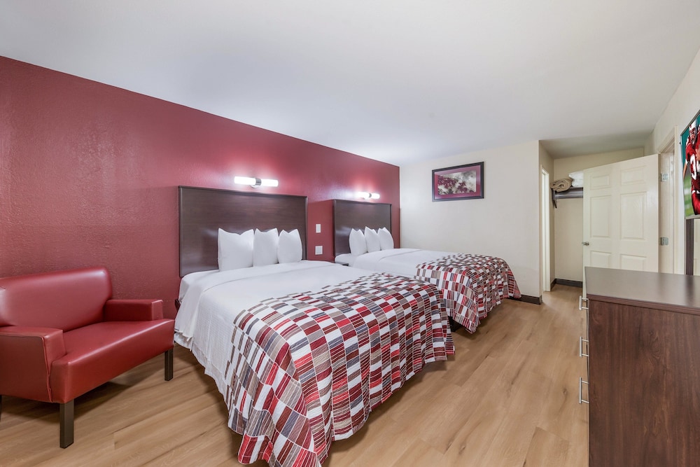 Suite, 2 Queen Beds, Non Smoking - Photo 5