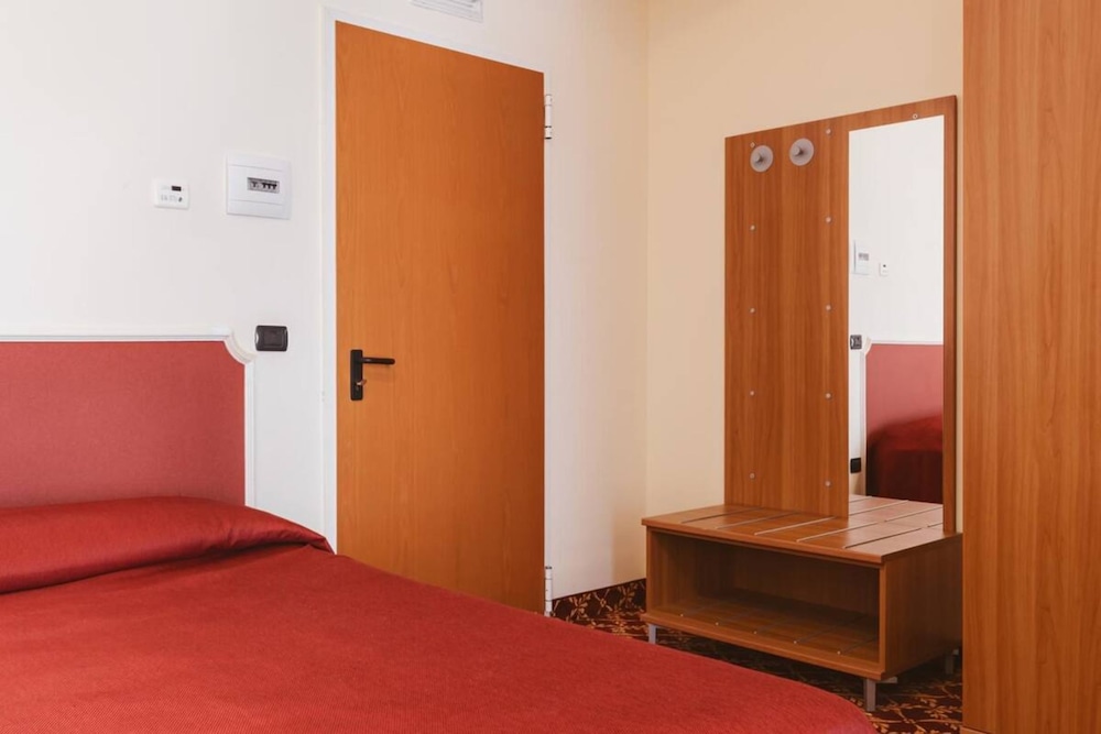 Double or Twin Room photo 3