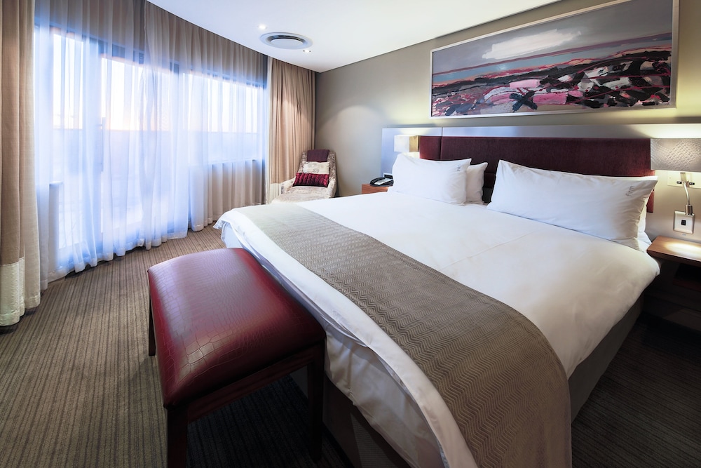 Premium Room, 1 King Bed - Photo 12