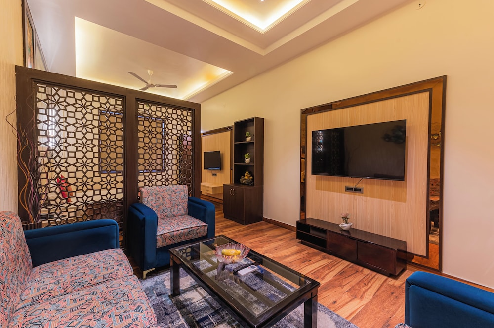 Premium Room - Photo 13