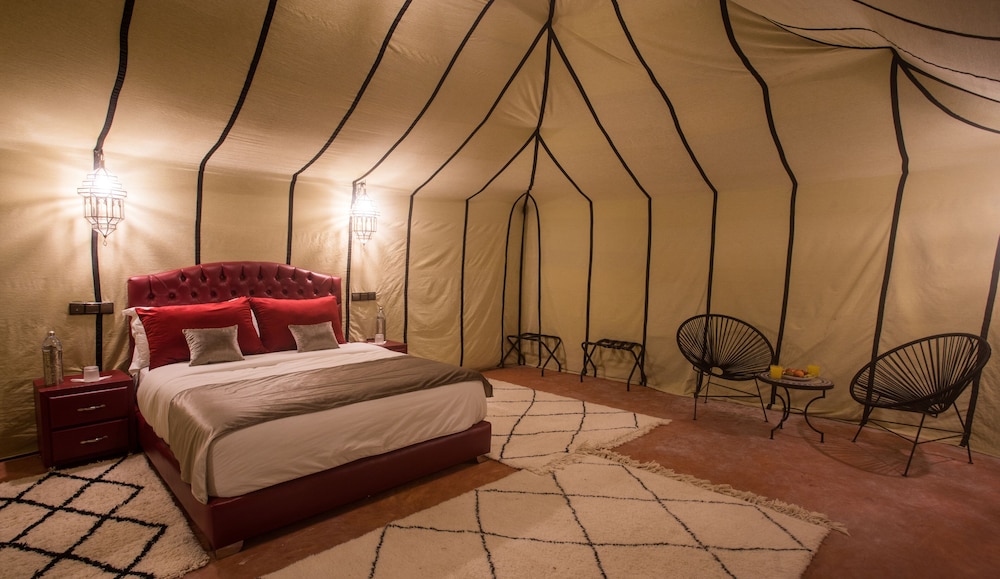 Luxury Tent, 3 Twin Beds photo 3