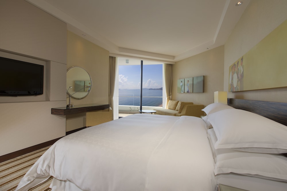 Room, 1 King Bed, Ocean View - Photo 3