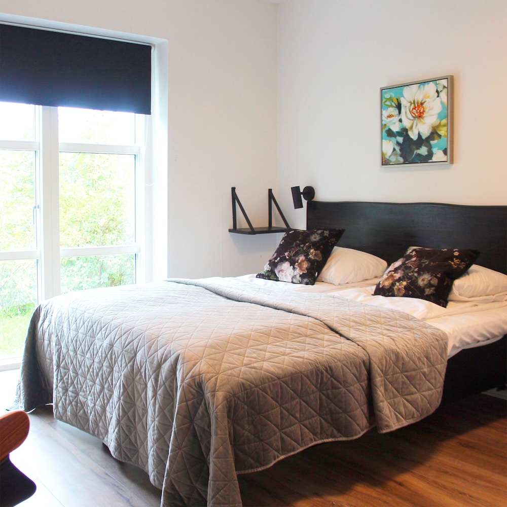 Comfort Room, 1 Queen Bed (Hotel) - Photo 1