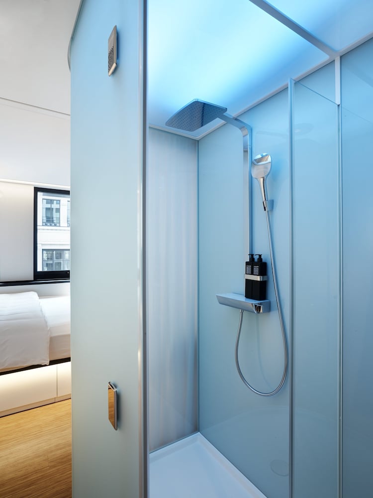 Room, 1 King Bed (High Floor) photo 3