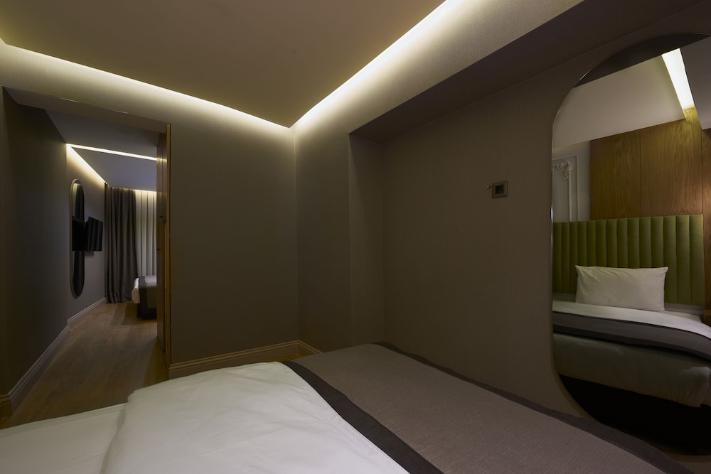 Economy Double or Twin Room photo 2