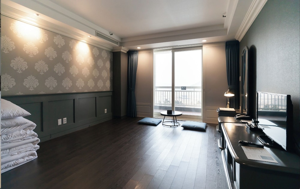 Connecting Family Room(Ondol)