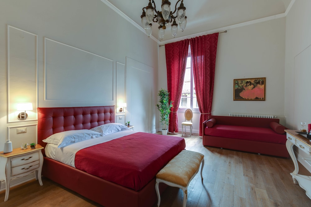 Triple Room, 1 Queen Bed with Sofa bed (San Frediano) photo 1