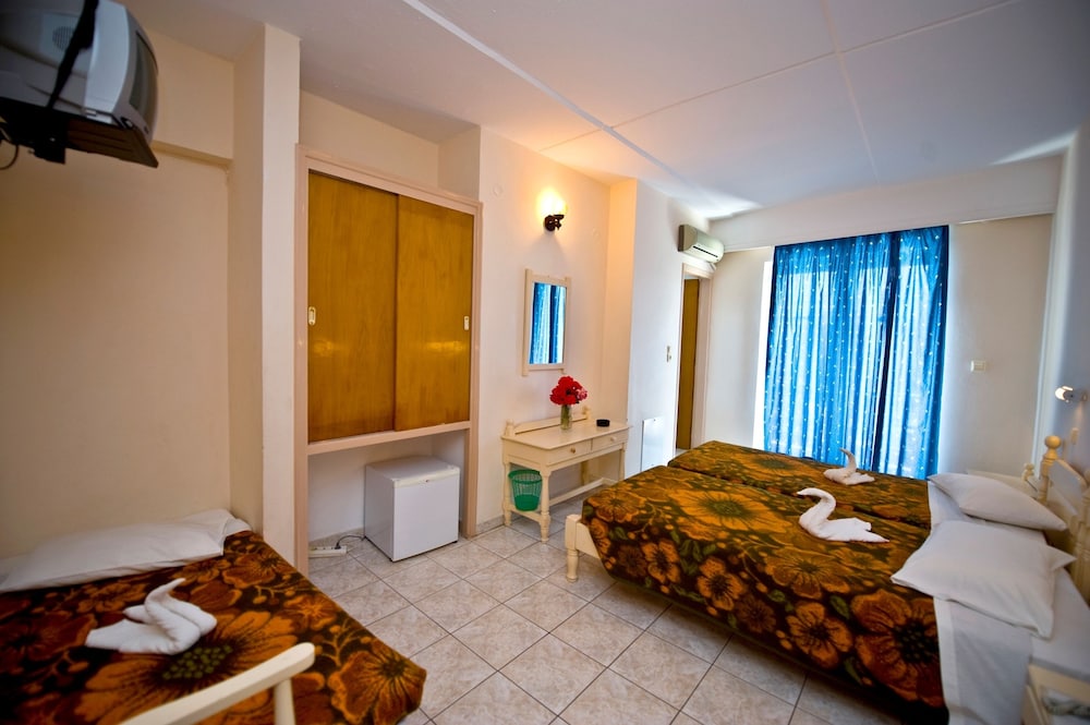 Standard Twin Room photo 2