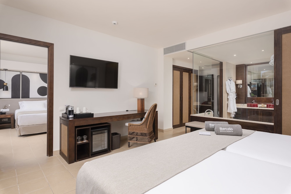 Room (2 con rooms, 2 adults + 2 children)